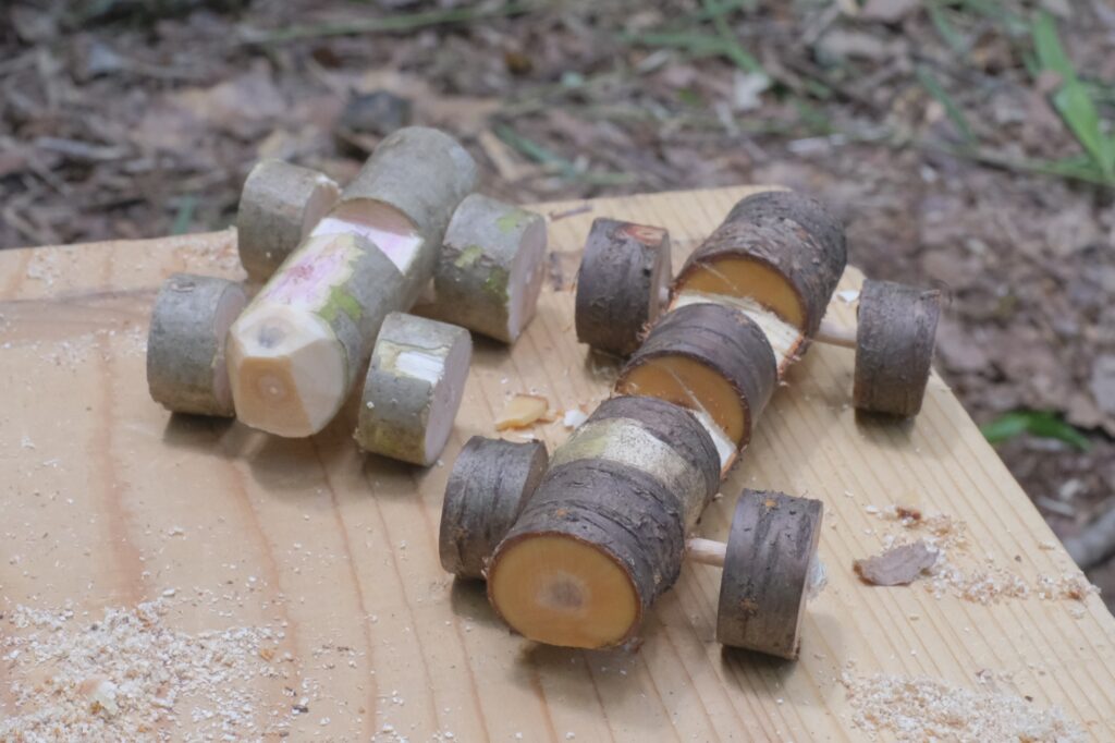 以前のナイフ教室で作ったくるま
