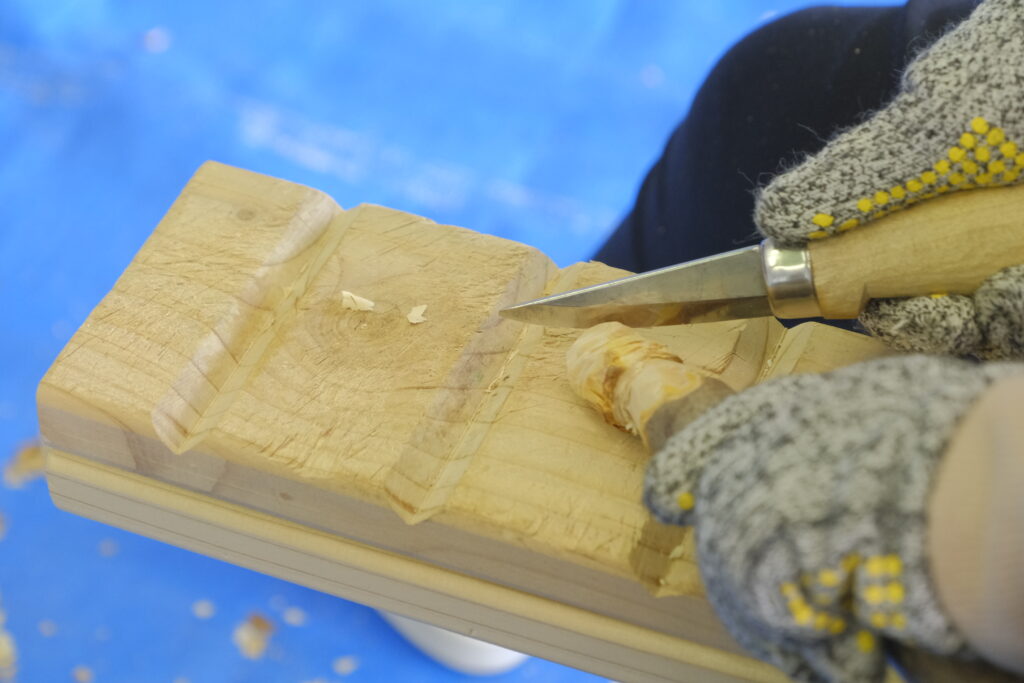 傘に丸みを作っていくのは技術的にも難しい作業です