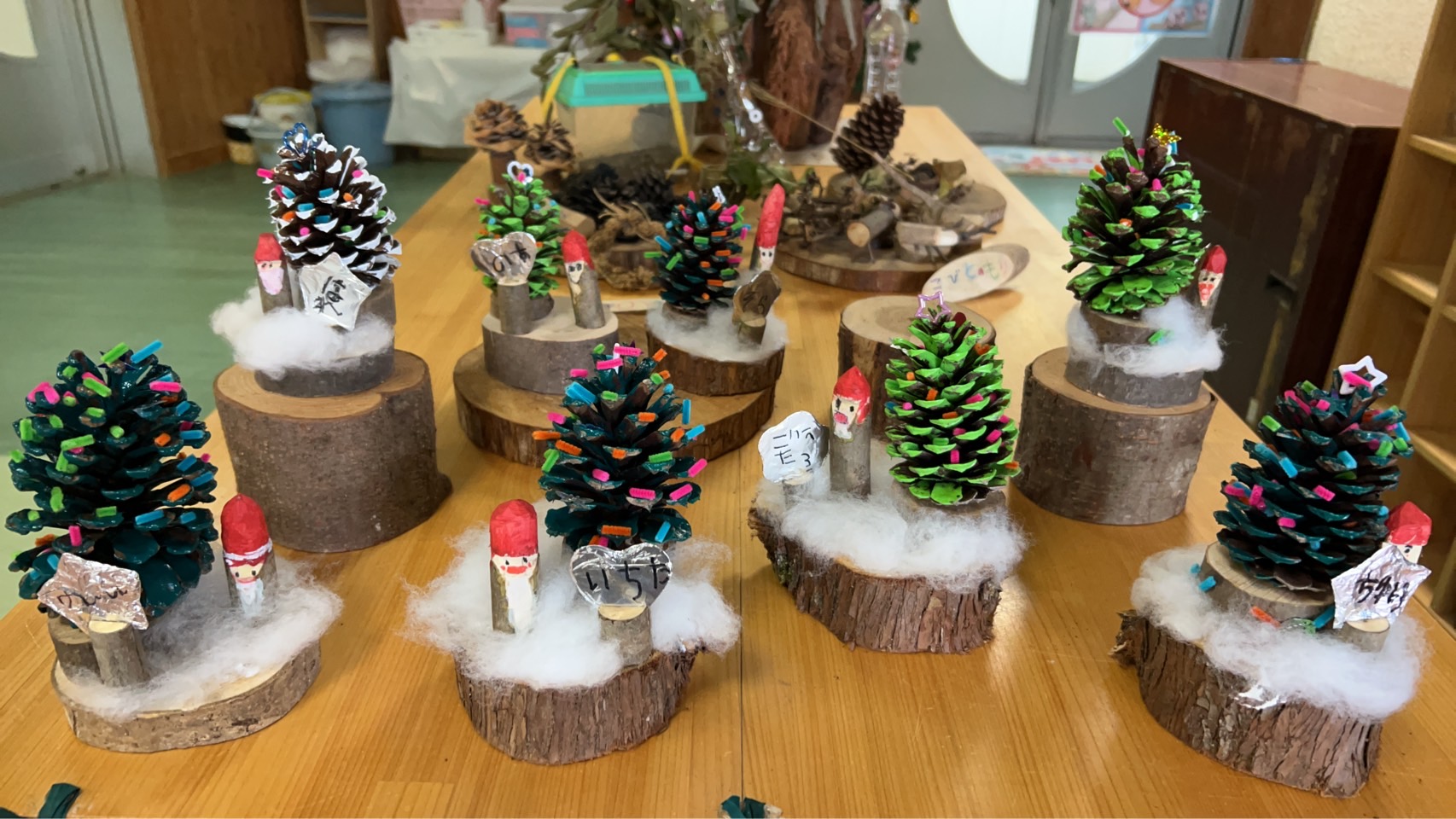 完成したサンタクロースのクリスマス飾り