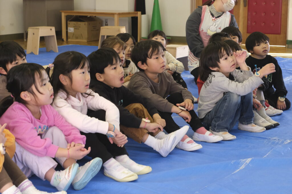 まなざしの真剣さが5割増しです